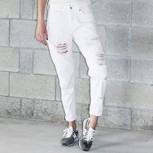 (SOLD)Brandy Melville white distressed mom jeans